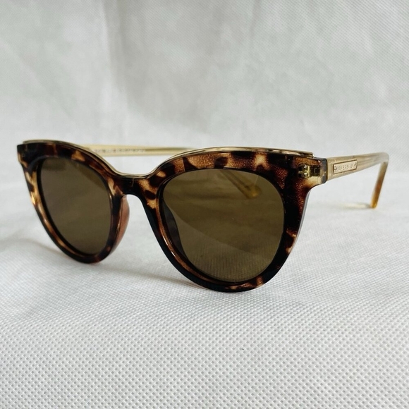 Prive Revaux The Kiki Tortoise Shell Brown Polarized Sunglasses Case Cloth - Picture 13 of 16